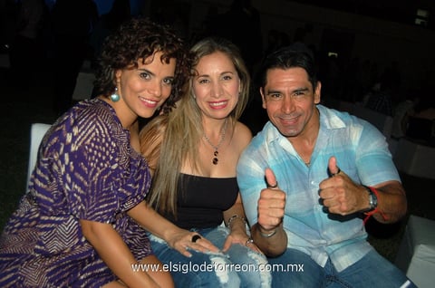 26052012 ÉRIKA  Martínez, Laura Carrete y Félix de Anda; fueron captados al momento de disfrutar de reciente festejo.