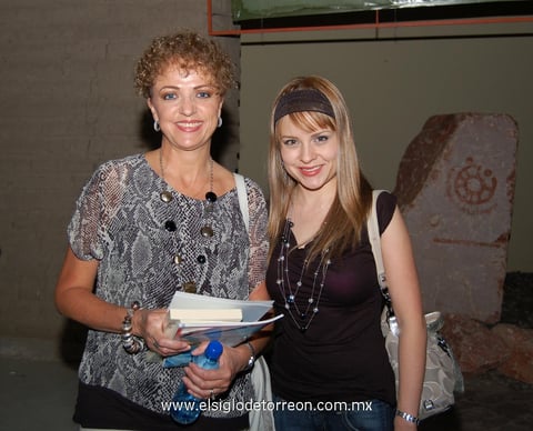 26052012 CECILIA  Vázquez y Lorena Murillo.