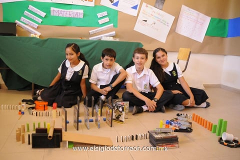 29052012 KAROL , Luis, Richy y Frida.