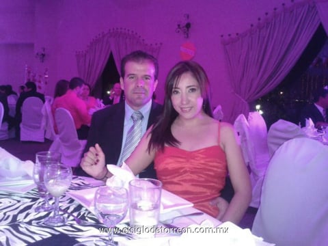 29052012 DANIEL  Rodríguez y Zaira Milán, en reciente festejo social.
