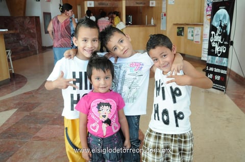 30052012 NATALIA , Sandra y Aram.