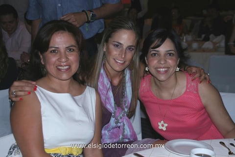 30052012 DIANA  Orona Reyes y Olga Yolanda González.