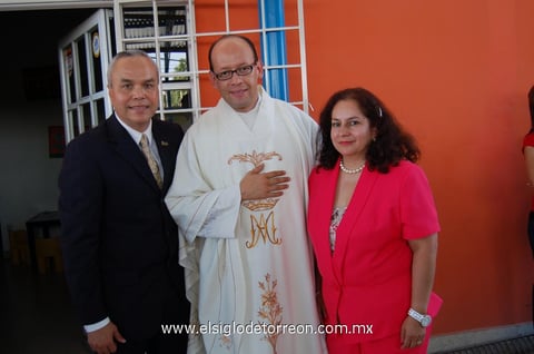 30052012 MIGUEL  Chong, Pbro. Jorge Silva y Beatriz Alcalá.