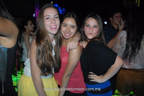 31052012 RAISSA , Cris y Valeria.
