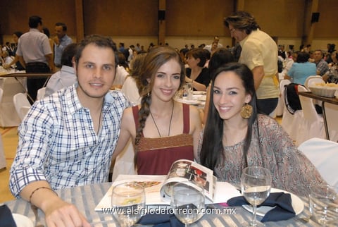31052012 LUIS JORGE , Pamela y Carmen.