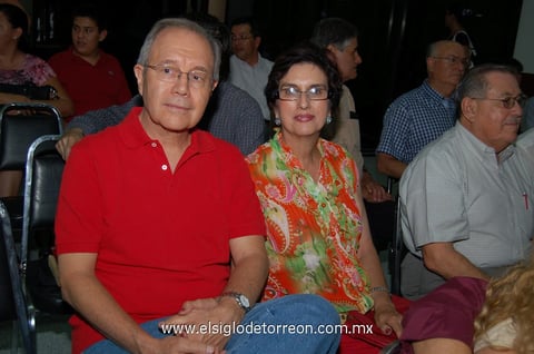 31052012 EDUARDO  Montaña y Beatriz Montaña.