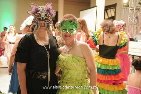 31052012 ANGéLICA  Padilla de Torres y Lety Padilla de Monárrez.