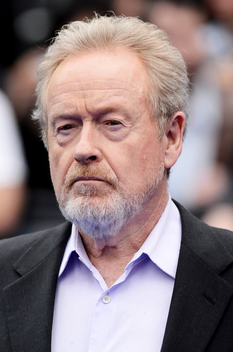 El director Sir Ridley Scott caminó por la alfombra. "Prometheus", en un sólo día ha recaudado 1,5 millones de dólares.