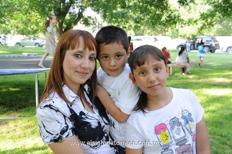 01062012 ALICIA , Eduardo y Armando Soto.