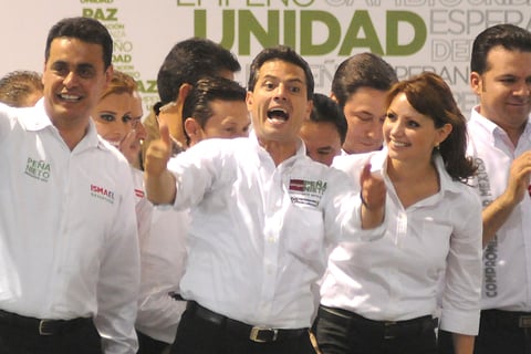 A 30 días de las elecciones, Enrique Peña Nieto pidió a los priistas cerrar filas y "trabajar a paso firme y redoblado" dando a conocer su propuesta, además de no asumir actitudes triunfalistas por encuestas que, asegura, le siguen favoreciendo.