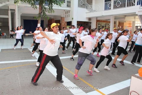 04062012 ATRACTIVO  festejo del Día del Maestro se ofreció a los docentes del colegio América.
