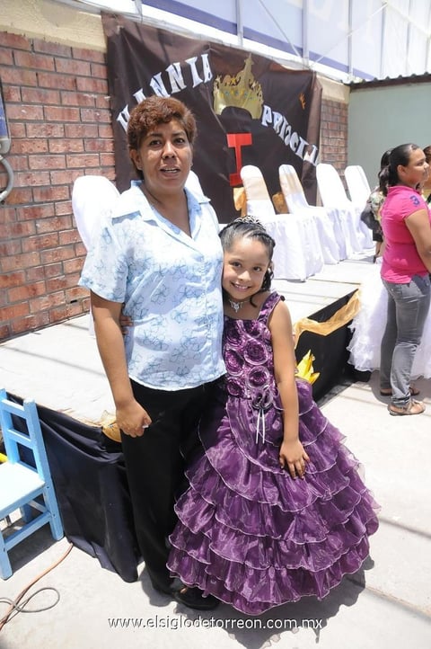 02062012 ARACELI  Hernández y Sarahí González.