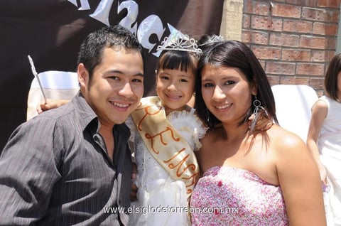 02062012 LUIS  Rodríguez, Hannia y Jazmín Hernández.