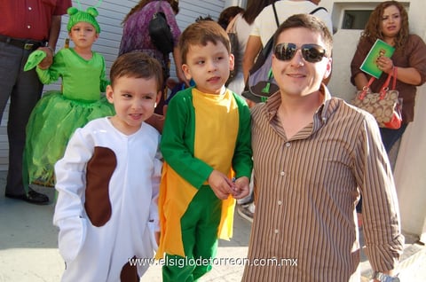 04062012 SAMUEL,  Gael y Ariel Gómez.