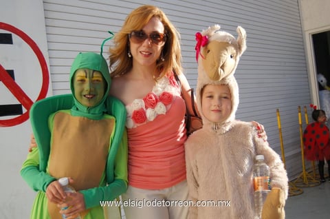 04062012 JAVIER , Claudia y Karime Jaik.