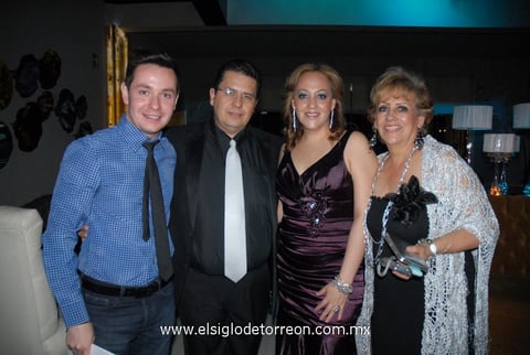 02062012 ÁNGEL  Zermeño, Raúl Pérez Villezca, Mayte Nogueda y Tere Castro.
