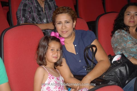 07062012 NATALIA  Talamantes y Silvana Chávez Talamantes.