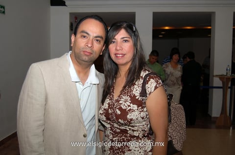 07062012 ADRIáN  Rivera y Dina Castillo.