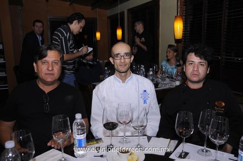 07062012 HéCTOR  Vega, René Laphond y Daniel Villalobos.