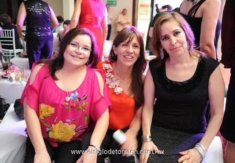 07062012 CLAUDIA  Márquez, Dora Martínez y Marcela Varela.