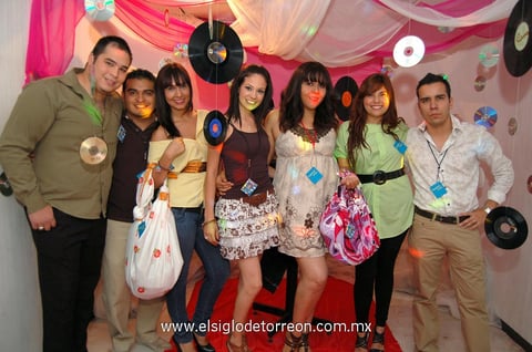 08062012 ALEJANDRO,  Adán, Karla, Cory, Kristy, Valeria y Pepe Chuy.