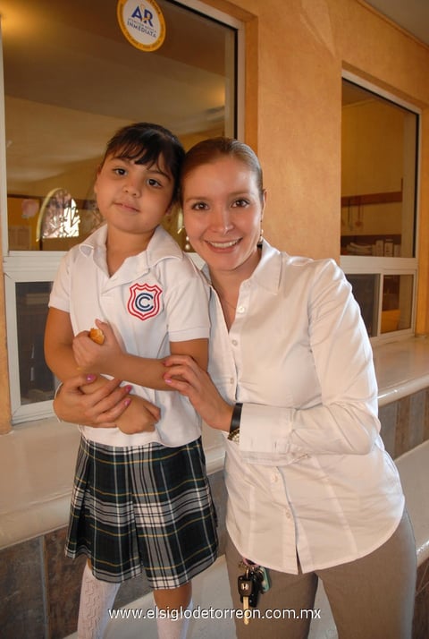 08062012 MICHELL  y Valeria.