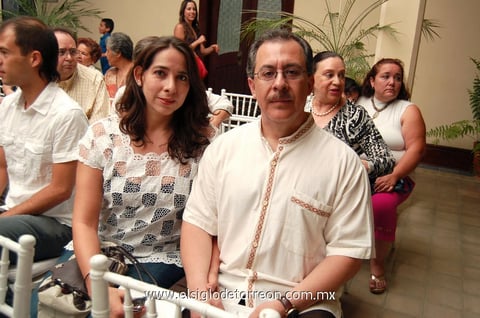 08062012 BETTY  y Carlos Robles.