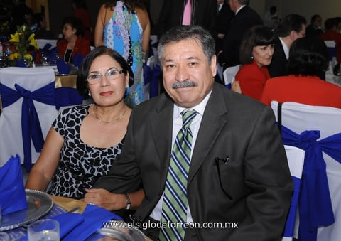 08062012 ANA LAURA  y Ricardo.