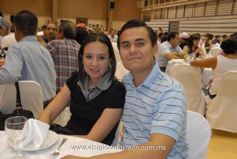 08062012 VERóNICA  Sandoval y Carlos Pinedo.