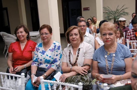 08062012 CHACHA  de Belloc, Beatriz Medrano, María del Consuelo Medrano y Silvia Medrano.