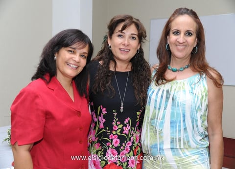 08062012 ALICIA  Murillo, María Teresa Martínez y Pepi Aguirre.