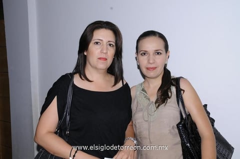 08062012  SANDRA  y Fátima.