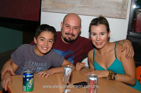11062012 GABRIEL  y Mayela.