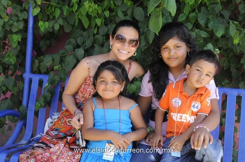 10062012 ÉRICK , Lupita y Sofía.
