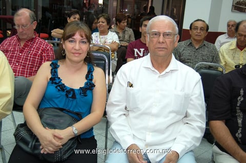 11062012 MóNICA  de León y Roque de León.