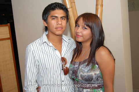 10062012 ENRIQUE  Sosa y Valeria Sotelo.