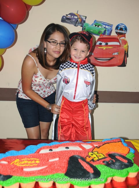 12062012 PATRICIA  Grijalva Villa junto a su hijito Jeshua Salvador Ugarte Grijalva, quien cumplió tres años de edad.
