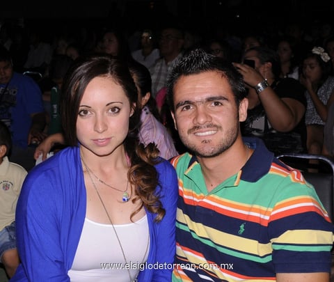 12062012 BRENDA  Gutiérrez y Juanes.