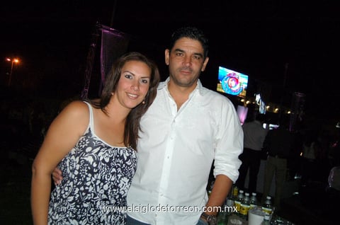 13062012 DANIELLA  y Armando.