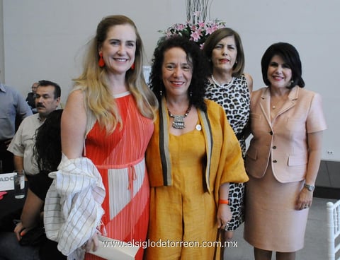 12062012 PAOLA , Flor, Pity y Lupita.
