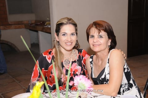 14062012 MóNICA  y Chiquis.