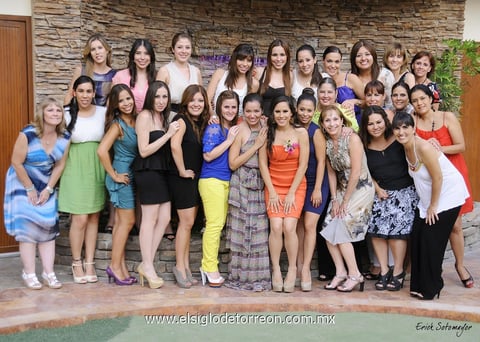 16062012 PAULINA  acompañada de amigas y compañeras del Montessori.- Érick Sotomayor Fotografía