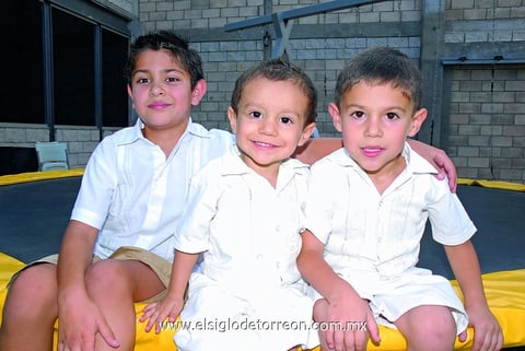 18062012 JIMMY,  Adrián y Tadeo.