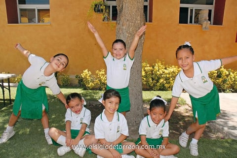 18062012 SILVANA , Brisa, Bárbara, Nancy, Valentina y Estefanía.