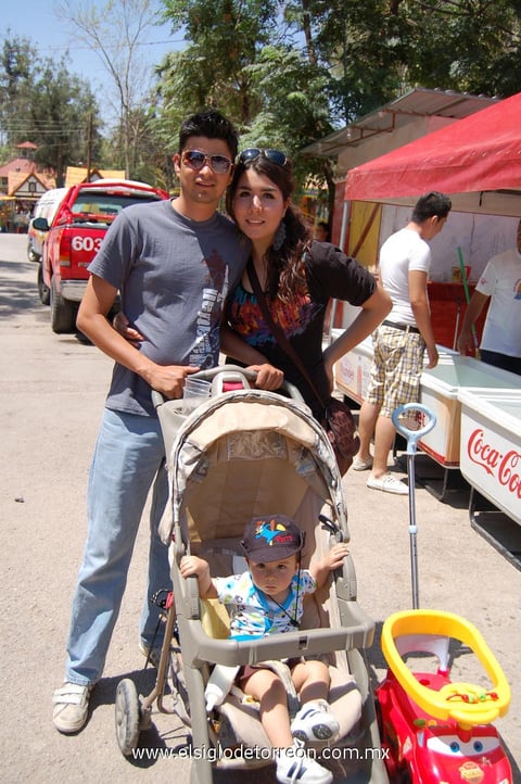 15062012 EDUARDO , Lily y Matías.