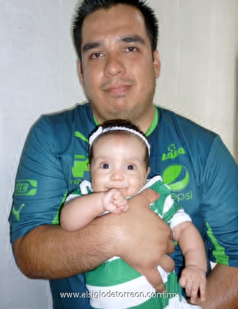 17062012 FERNANDO  Rodríguez y María Fernanda Rodríguez Calderón festejando el Día del Padre.