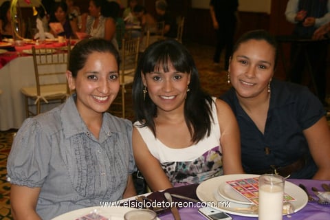 16062012 ORALIA  Tapia de Pérez, Francisca Herrera de Núñez y Griselda Hernández Ramírez.