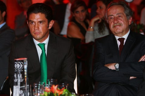 Decio de María presidente de la Liga MX estuvo acompañando a Alejandro Irarragorri, presidente del Santos Laguna en la premiación. (Jam Media)