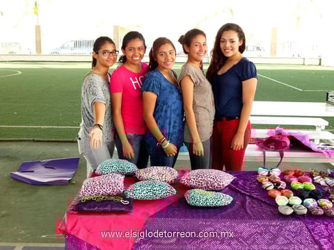 19062012 LOS JóVENES  estudiantes mostraron con creatividad sus conocimientos durante el Proyecto Emprendedor.