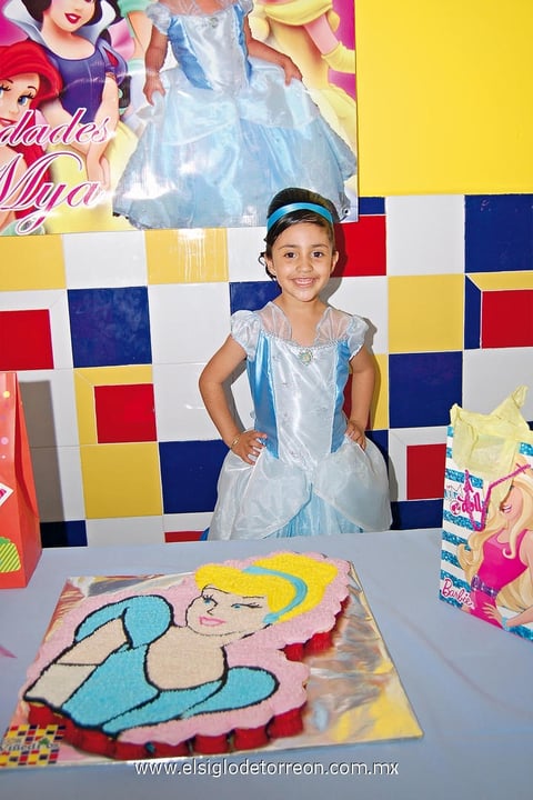 19062012 MYA  Camila Morales Cisneros.